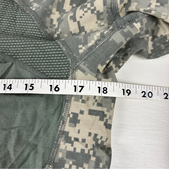 Massif Army Combat Shirt Camo Men’s Size Small Base Layer Team Soldier Set Of 2 - Picture 4 of 6